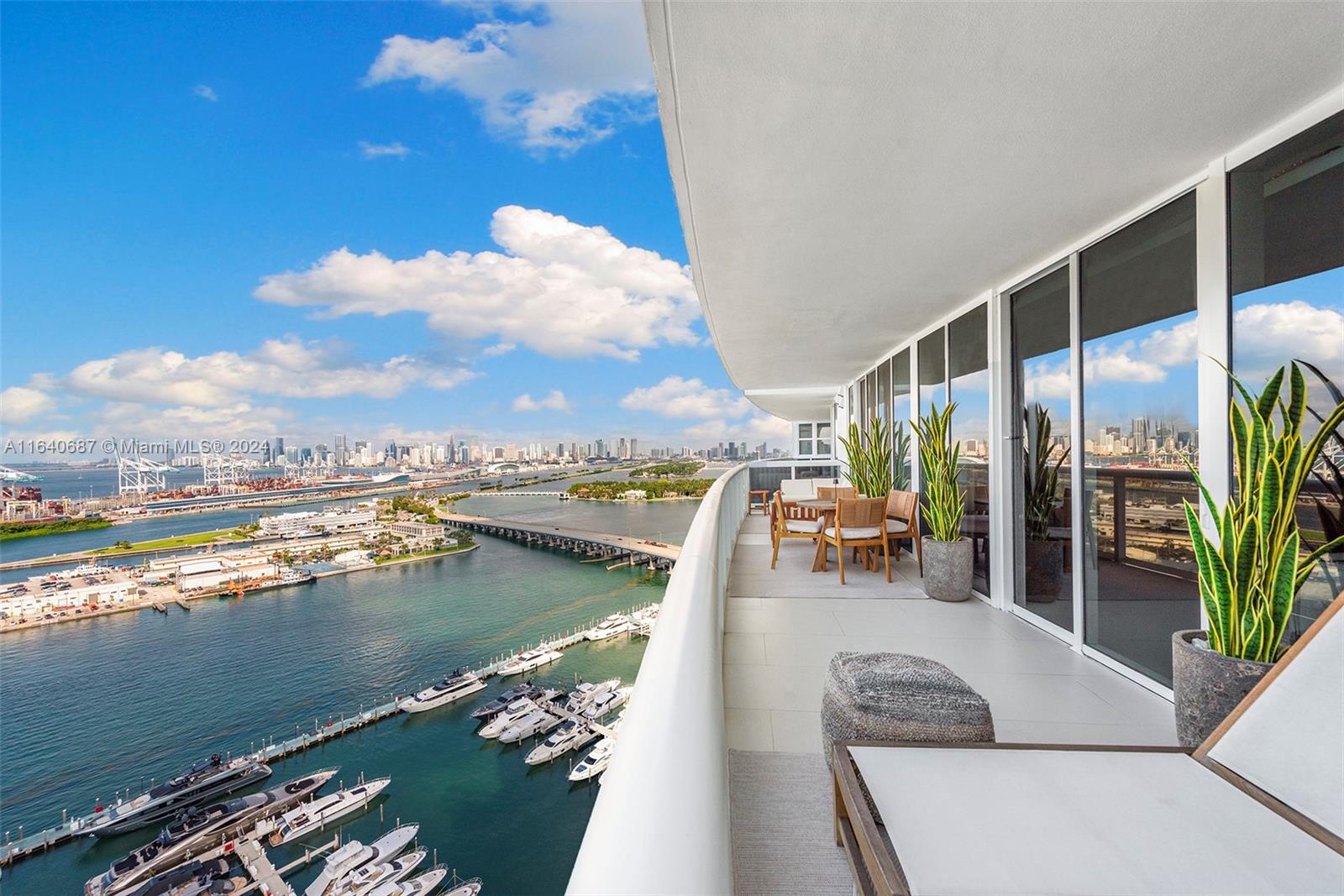 400 Alton Road, Unit 2804 Miami Beach, FL 33139 - Photo 51 of 51 Gallery Image 51