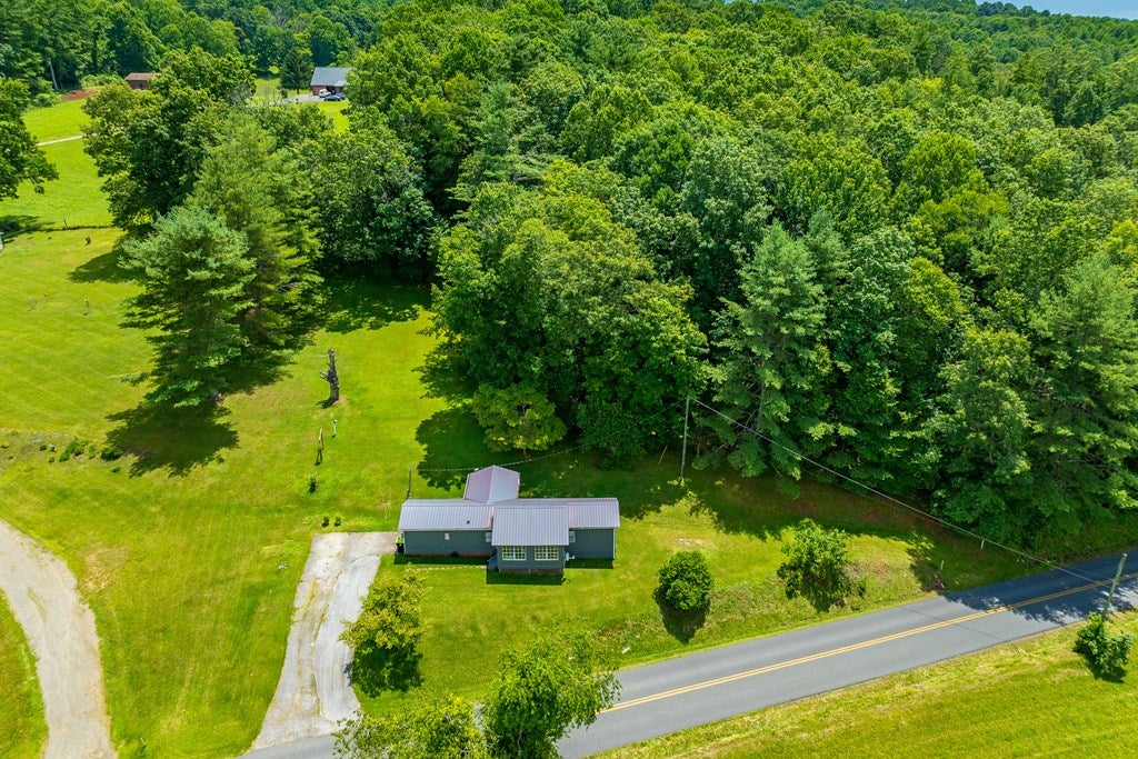 3091 Mallory Road Galax, VA 24333 - Photo 4 of 62 Gallery Image 4