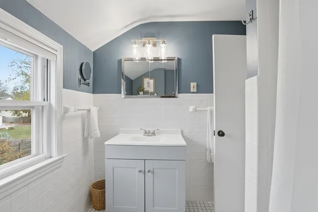 $950,000 | 5 Sheffield Road, Stoneham, MA 02180