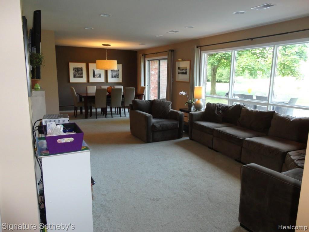 888 Helston Road Bloomfield Hills, MI 48304 - Photo 4 of 16 192.jpg