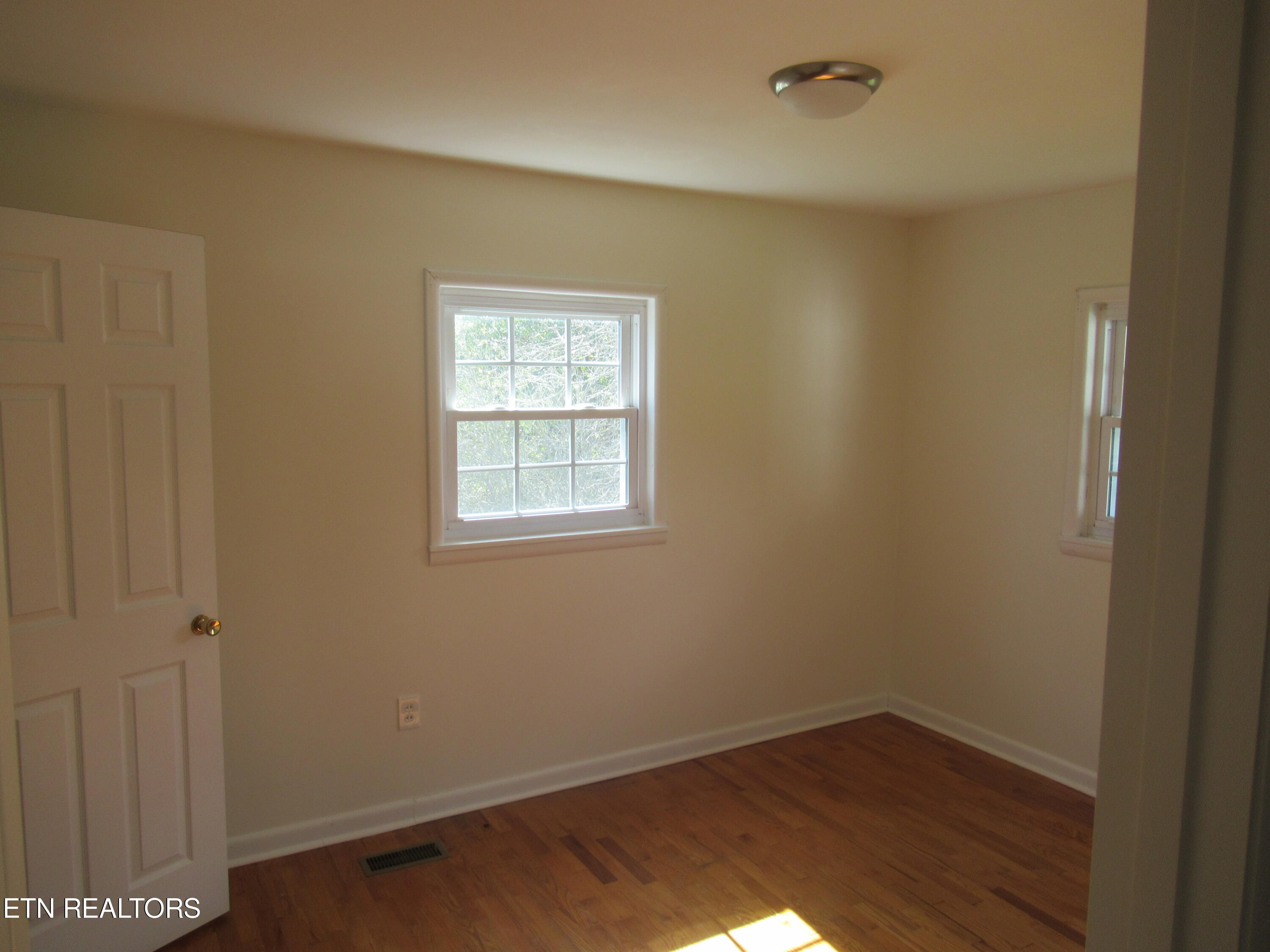 5021 Hopewell Road Harrogate, TN 37752 - Photo 13 of 33 058