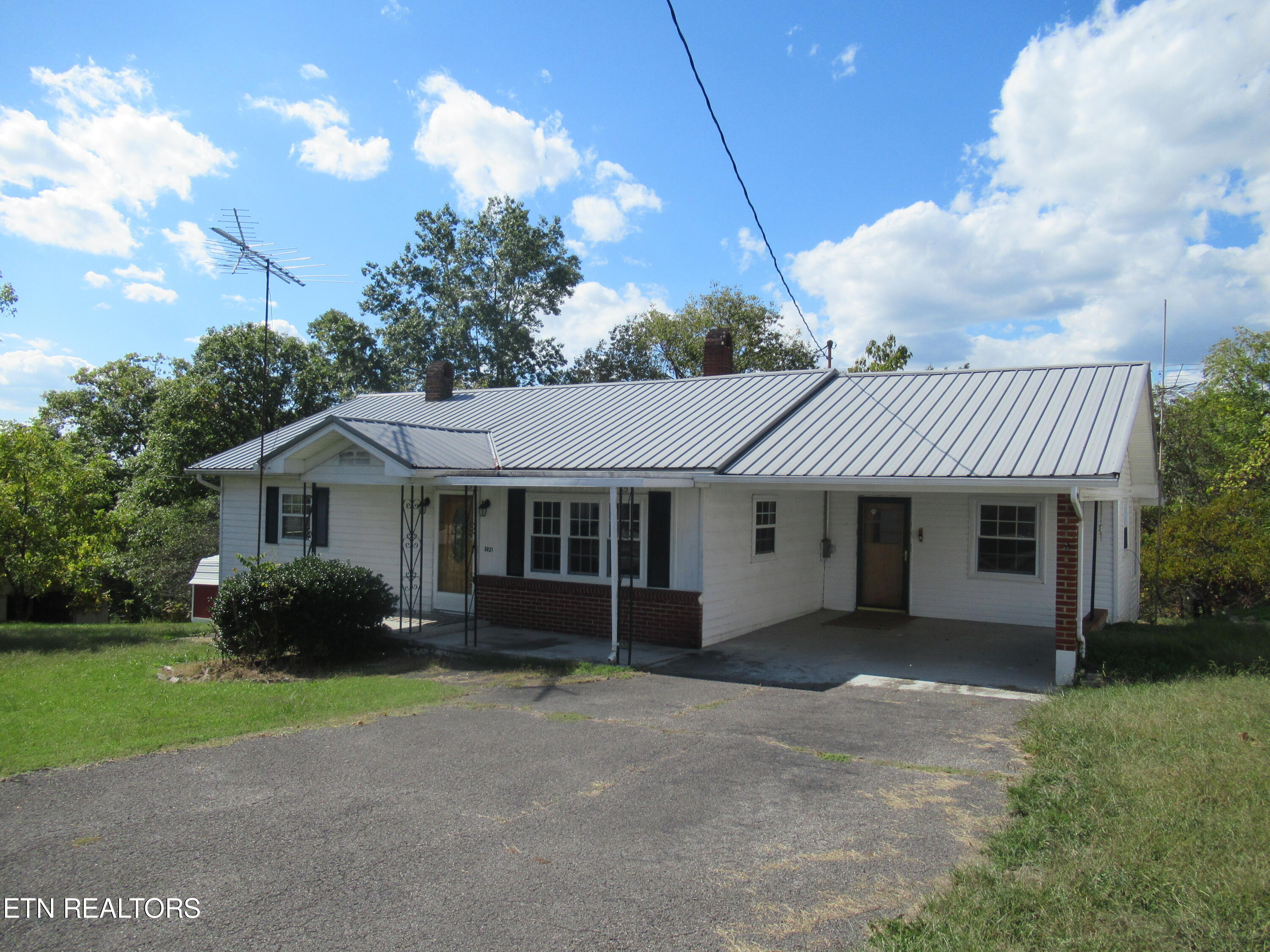 5021 Hopewell Road Harrogate, TN 37752 - Photo 3 of 33 050