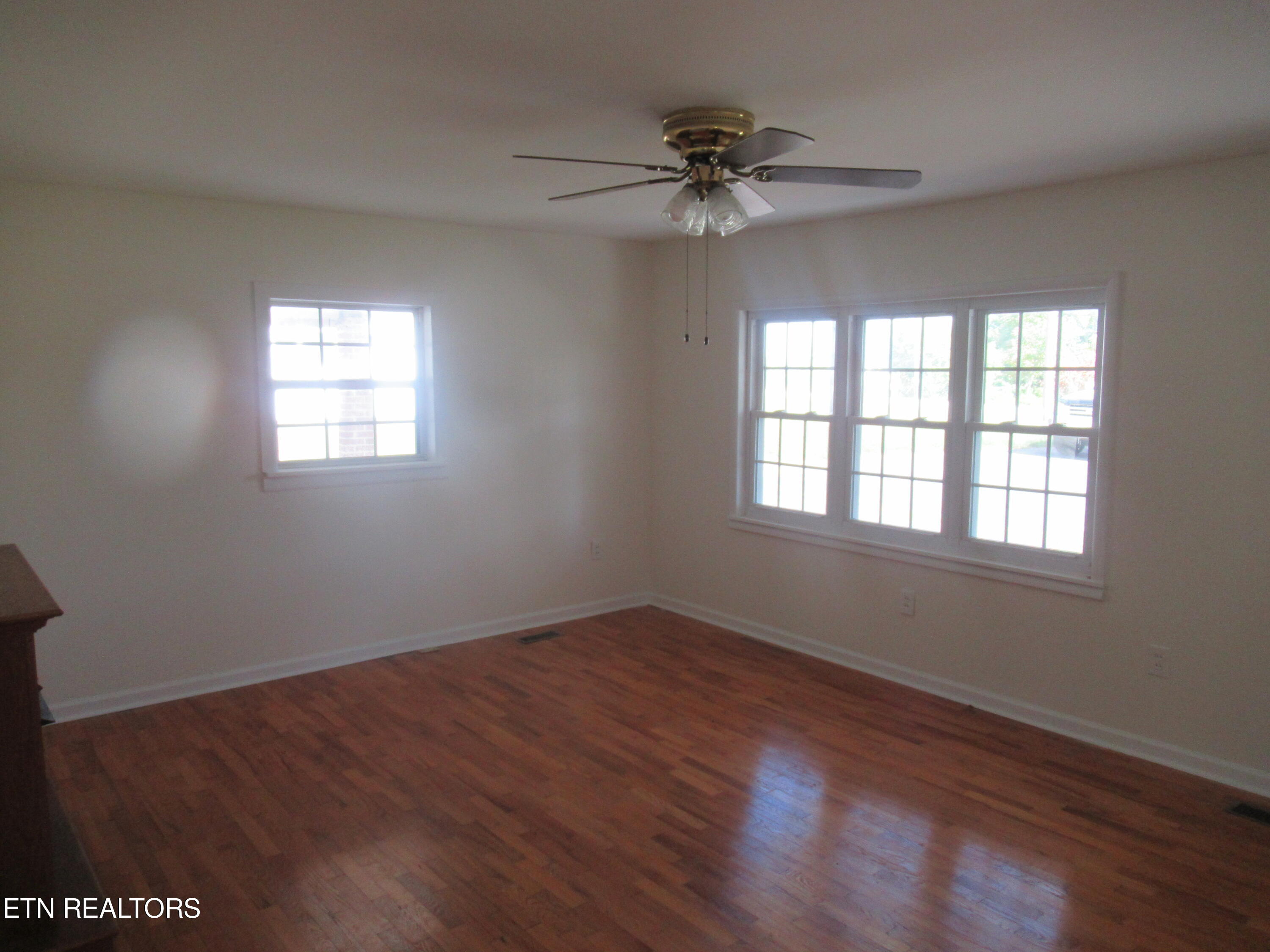 5021 Hopewell Road Harrogate, TN 37752 - Photo 7 of 33 056