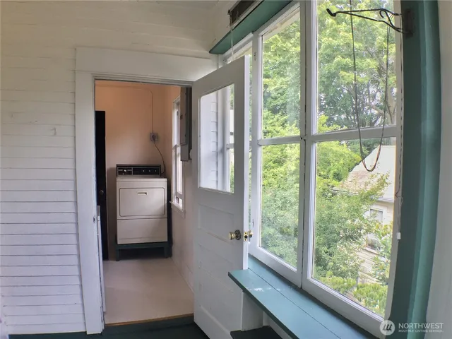 $1,185,000 | 910 Northwest 52nd Street, Seattle, WA 98107