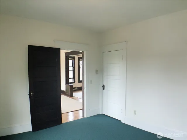 $1,185,000 | 910 Northwest 52nd Street, Seattle, WA 98107