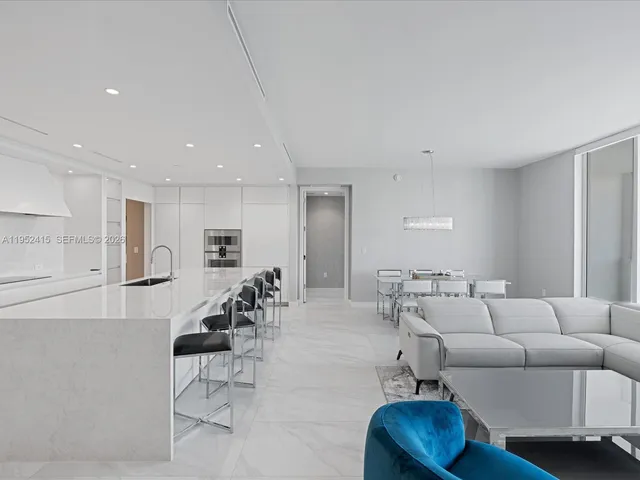 $18,000 | 220 Southeast Mizner Boulevard, Unit 506, Boca Raton, FL 33432