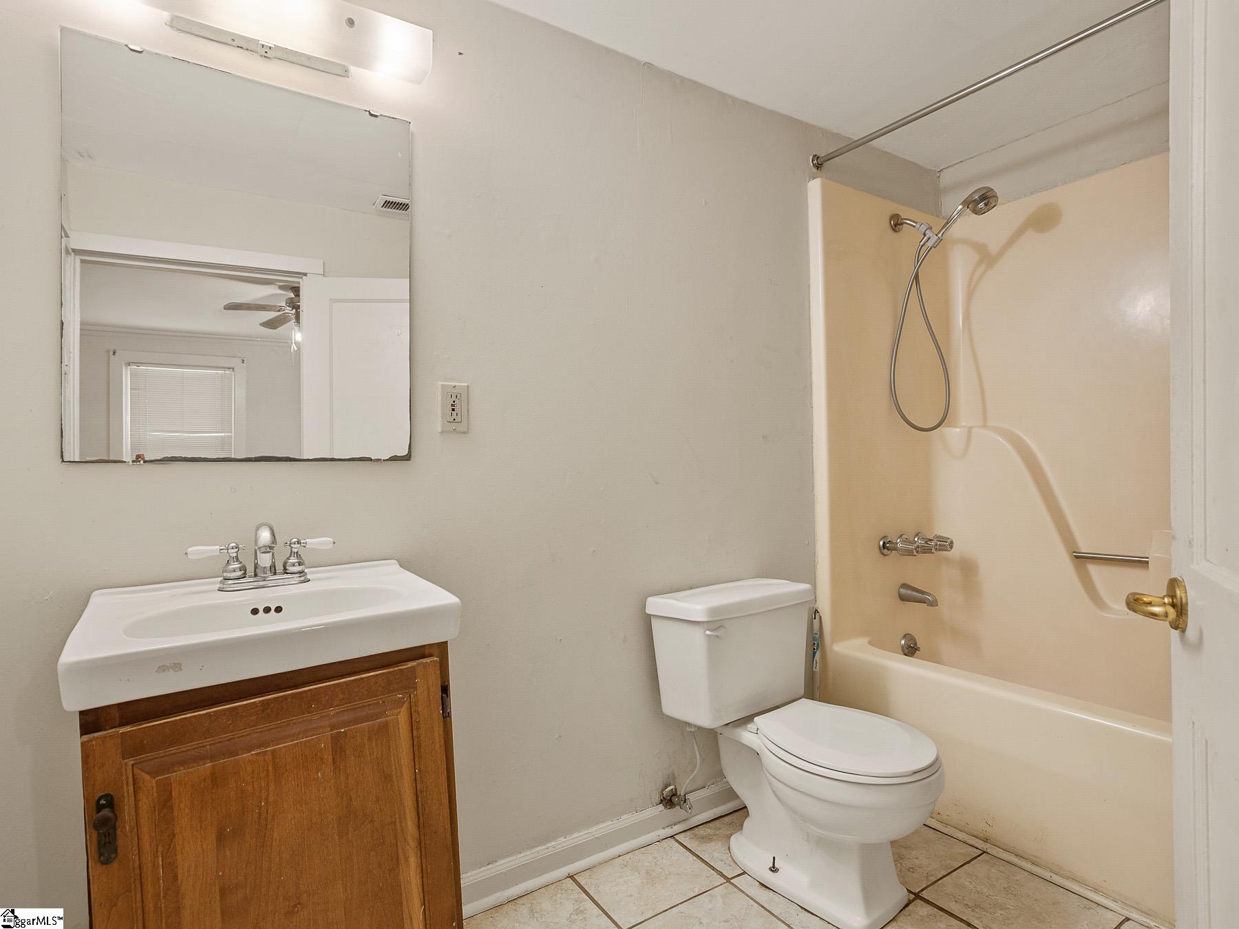 999 North James Road Greer, SC 29651 - Photo 13 of 20