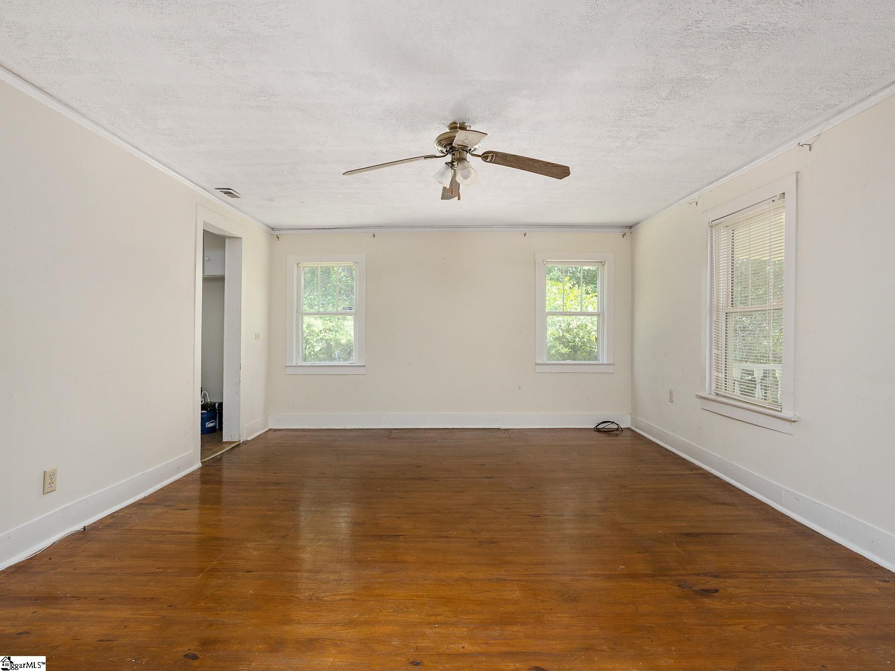999 North James Road Greer, SC 29651 - Photo 5 of 20