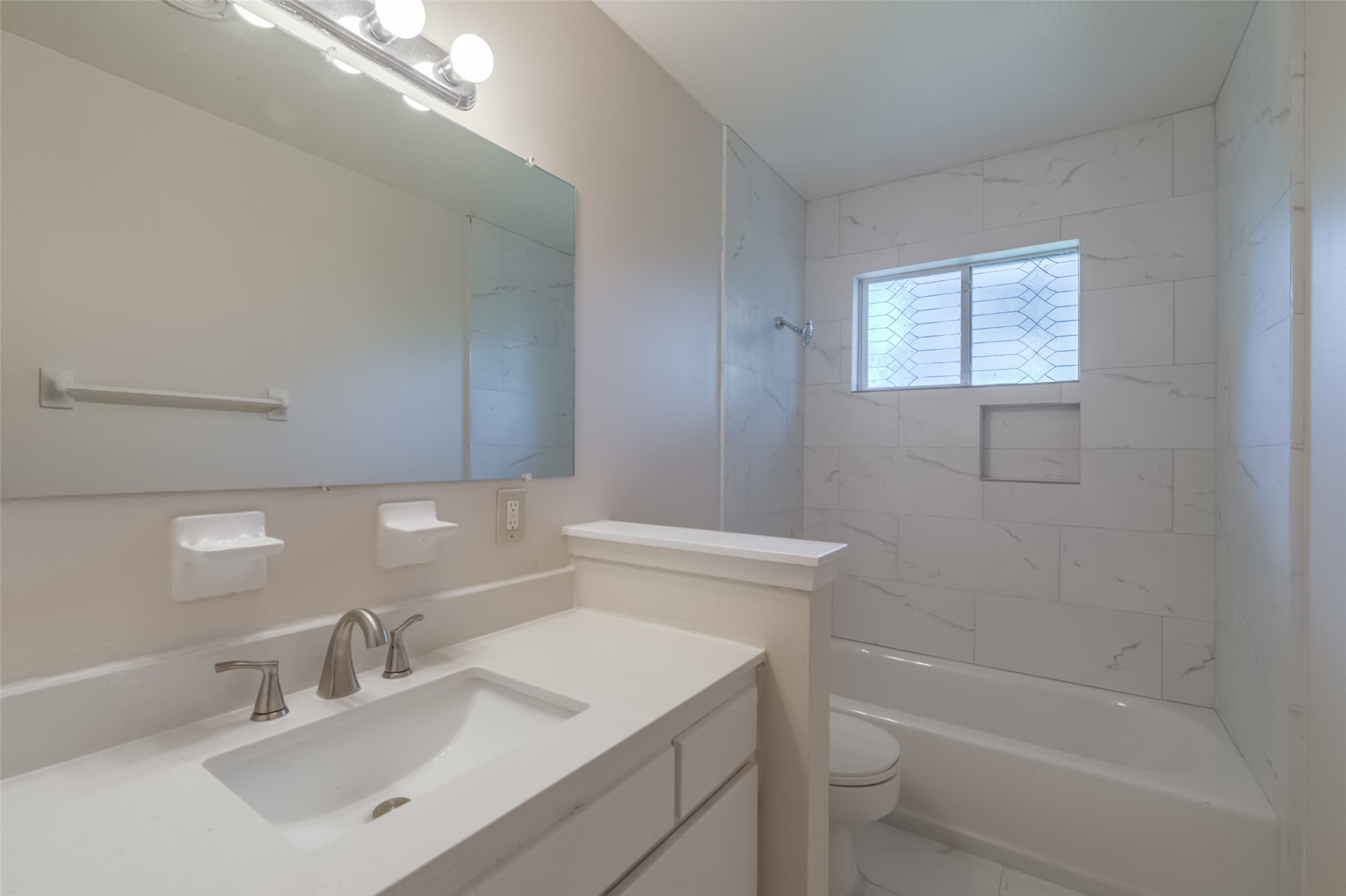 7614 Grape Street Houston, TX 77074 - Photo 12 of 18