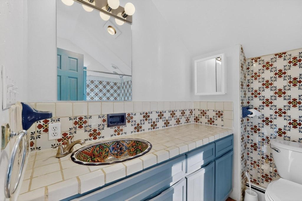 200 Ojo De La Vaca Road Santa Fe, NM 87508 - Photo 24 of 42 Primary bathroom