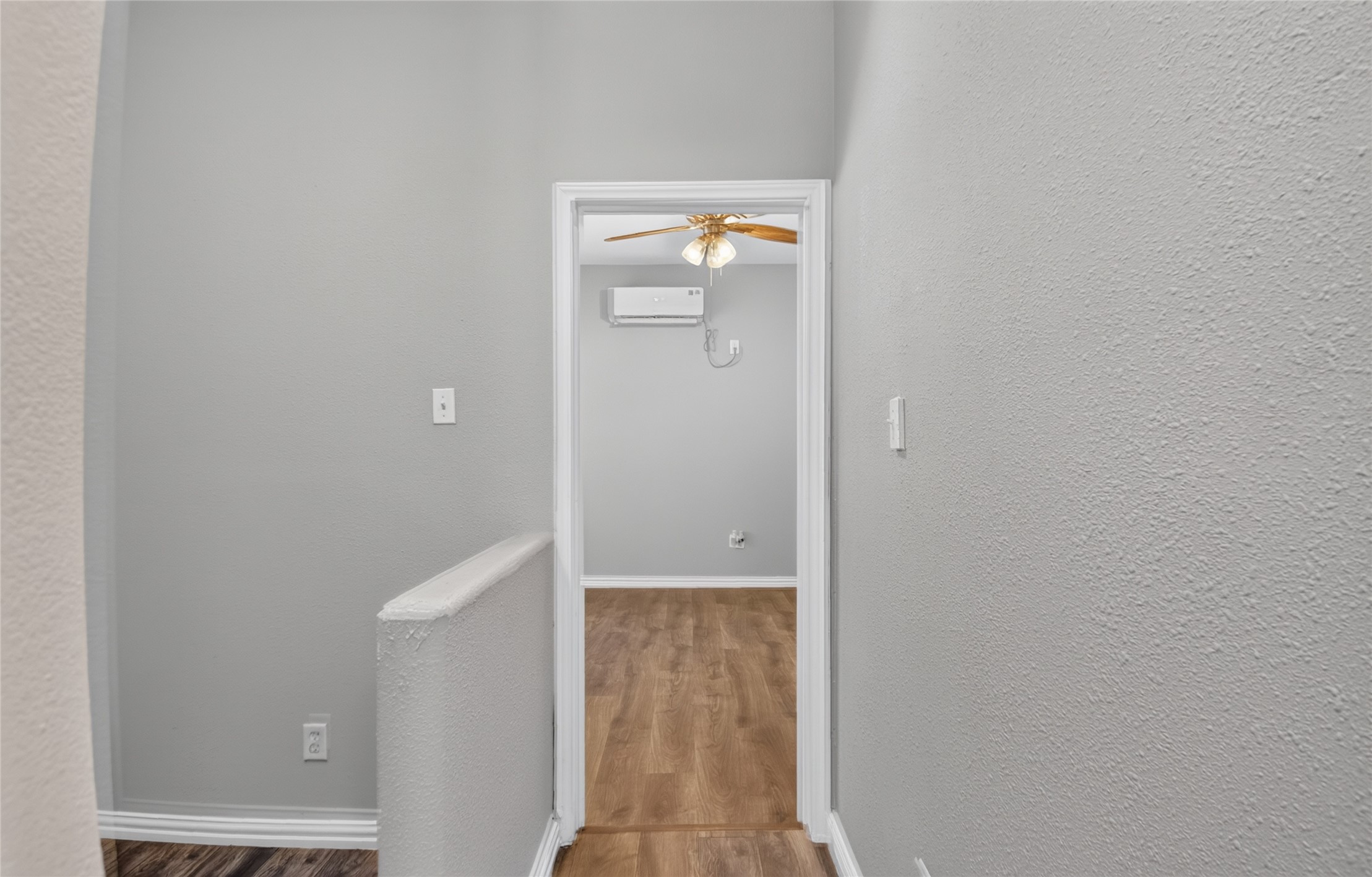 290 Magnolia Road Cleveland, TX 77328 - Photo 7 of 14 Hall to the bedroom