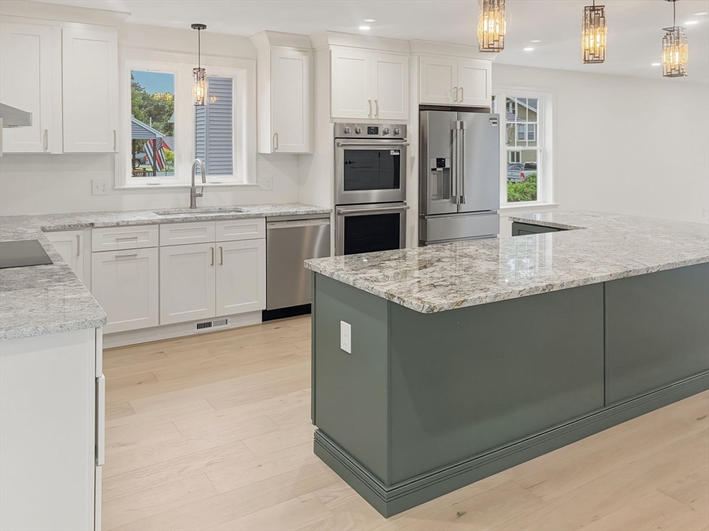 36 Colonial Road Webster, MA 01570 - Photo 7 of 42