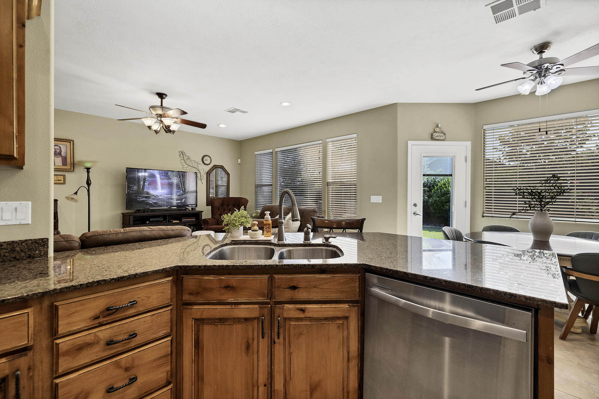 3529 South Ducati Way St. George, UT 84790 - Photo 18 of 32 Kitchen