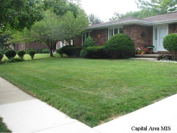 2530 Lindsay Road Springfield, IL 62704 - Photo 1 of 9
