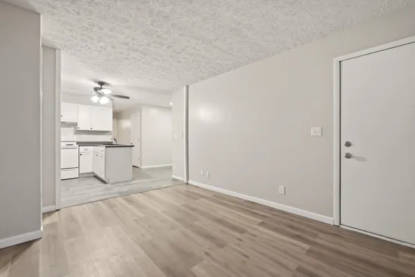 $995 | 140 Sycamore Court, Unit 142, Hebron, IN 46341