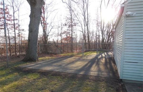 119 Clantoy Street Springfield, MA 01104 - Photo 17 of 22 Gallery Image 17