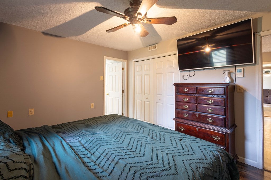 1038 Cedar Springs Road Sugar Grove, VA 24375 - Photo 22 of 61 Gallery Image 22