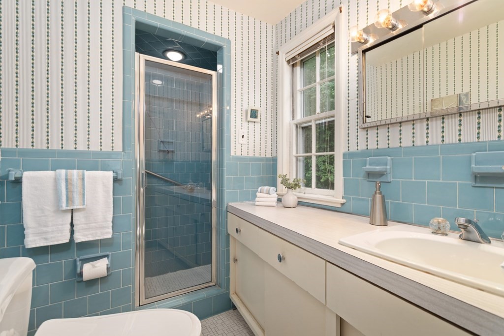 105 Gleason Road Reading, MA 01867 - Photo 22 of 40 Gallery Image 22