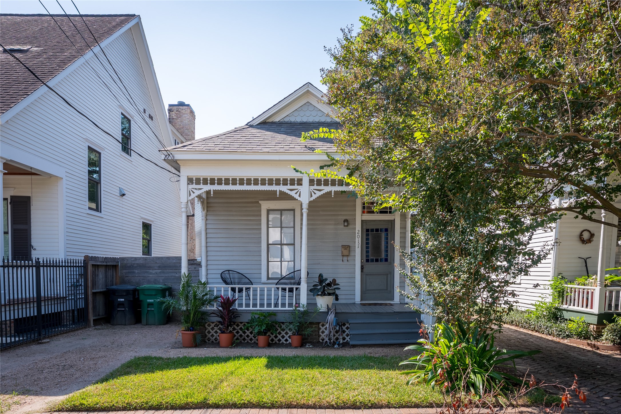 2011 Decatur Street Houston, TX 77007 - Photo 1 of 35 a front view of a house with garden
