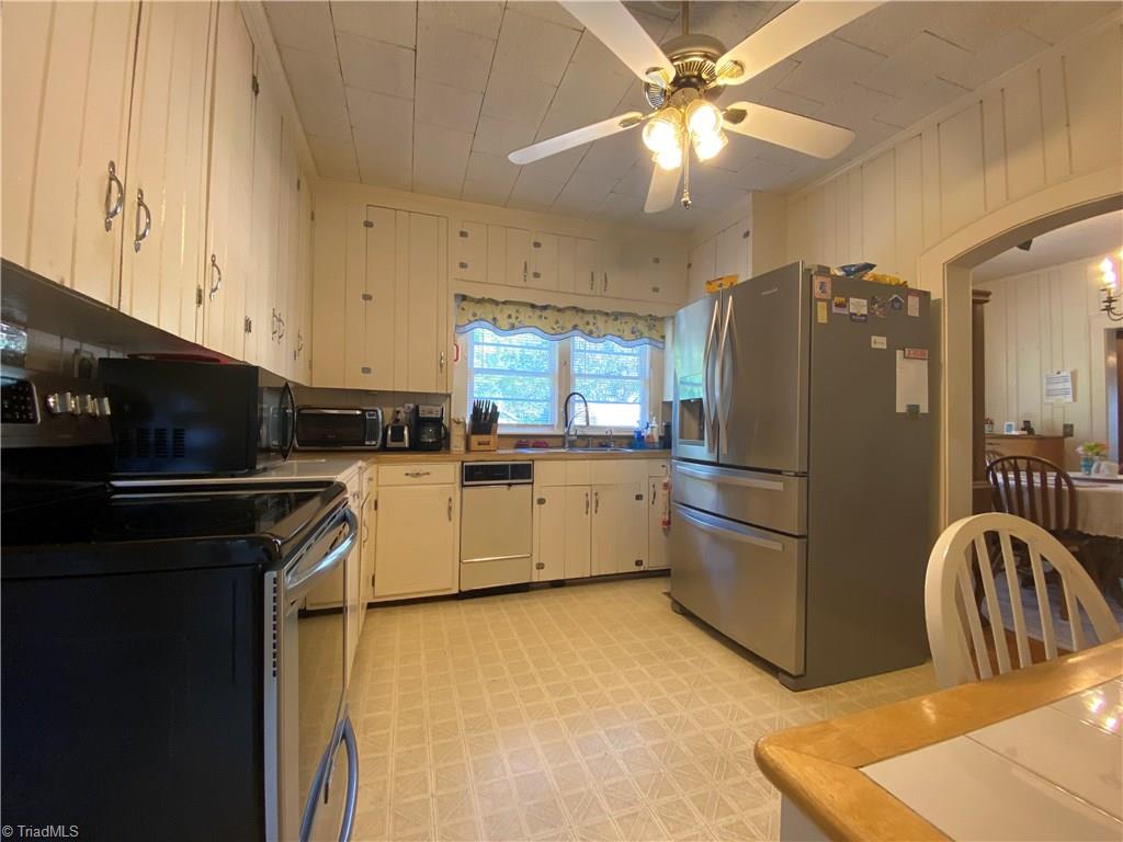 9825 Traphill Road Traphill, NC 28685 - Photo 21 of 31 Gallery Image 21