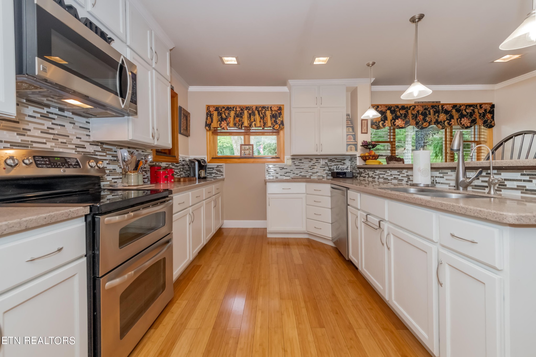 300 Bluff Road Kingston, TN 37763 - Photo 8 of 40 Gallery Image 8