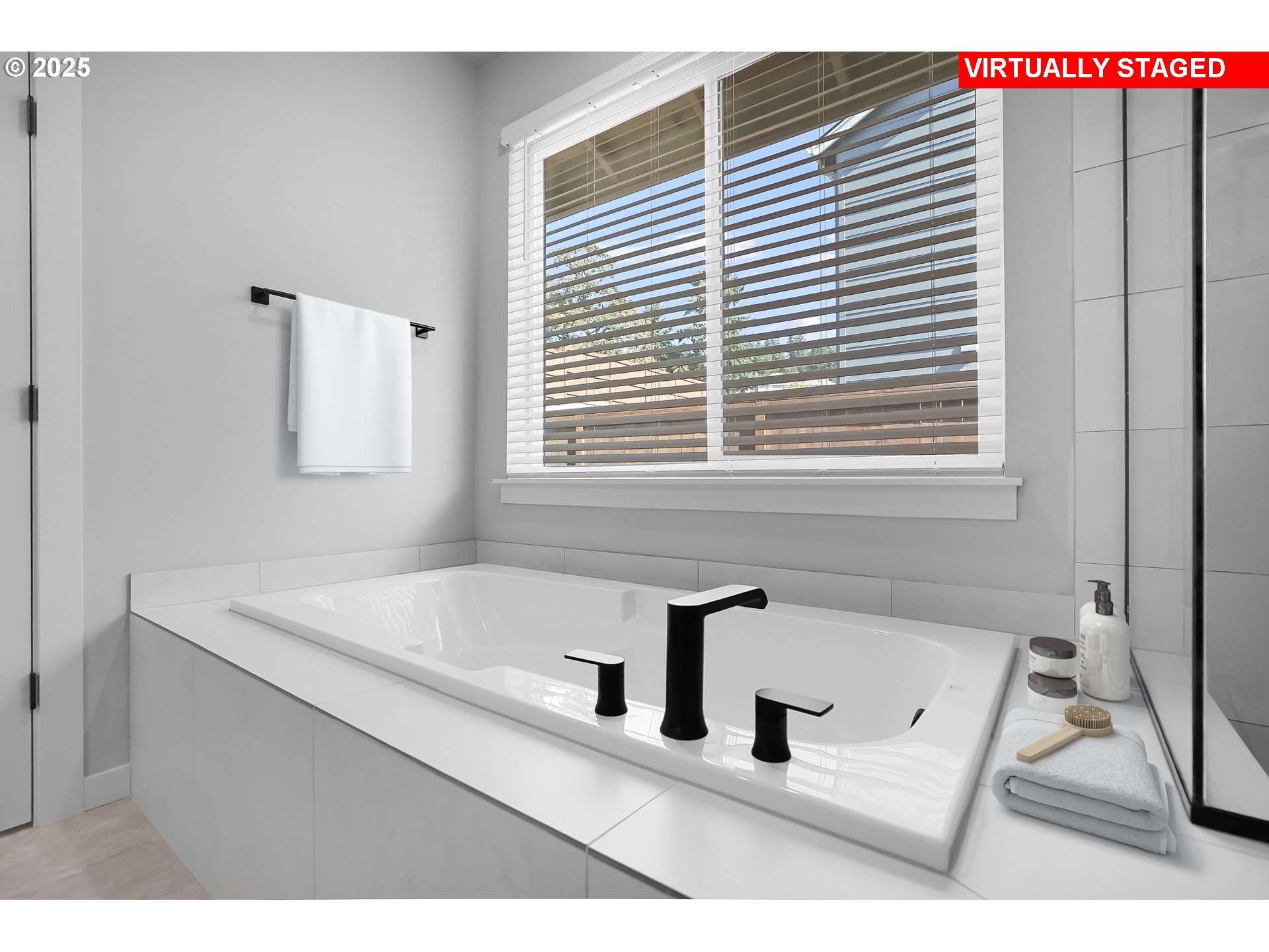 5359 North 87th Avenue Camas, WA 98607 - Photo 20 of 29 a bathroom with a tub and a sink