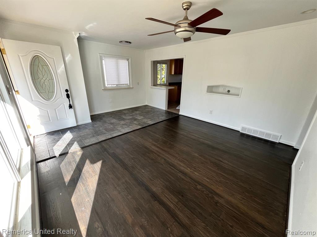 347 Longfellow Inkster, MI 48141 - Photo 6 of 37