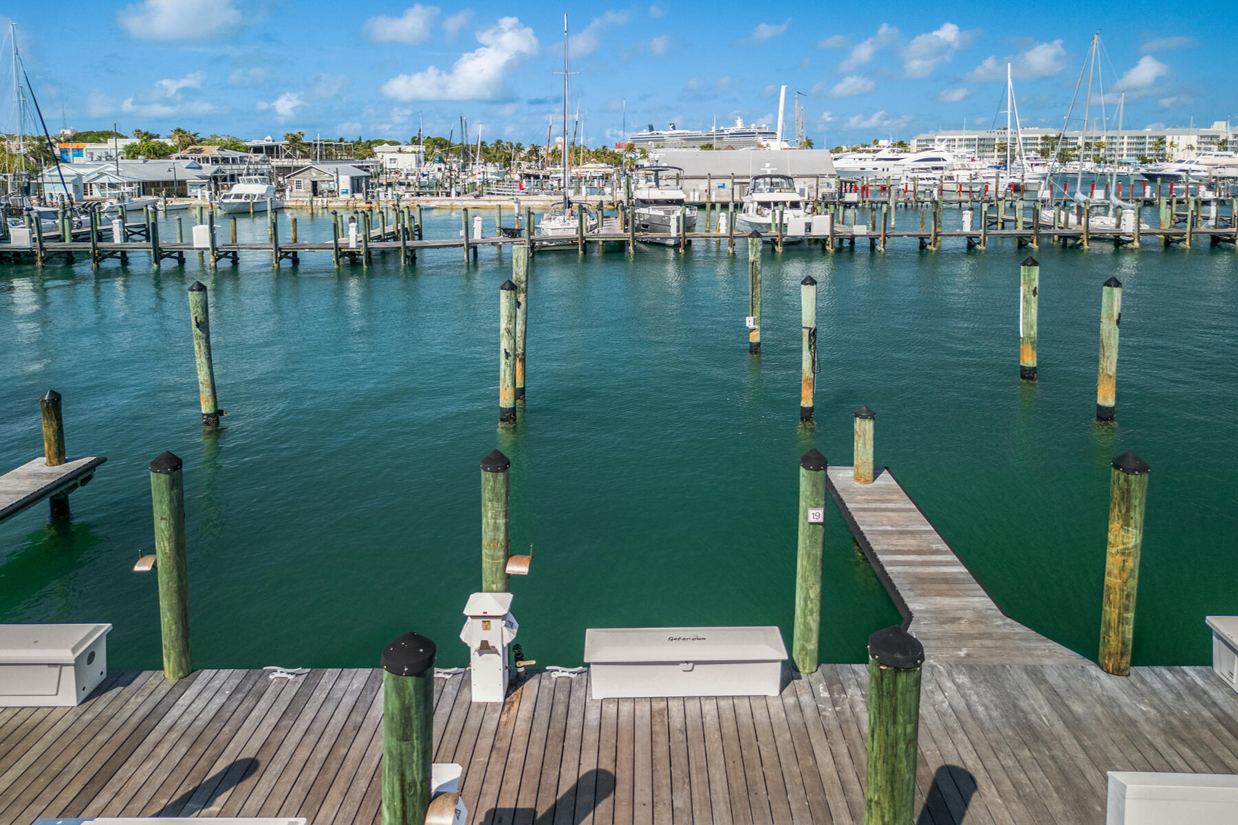 951 Caroline Street, Unit 19 Key West, FL 33040 - Photo 13 of 29 951 Caroline St_1oakstudios_12