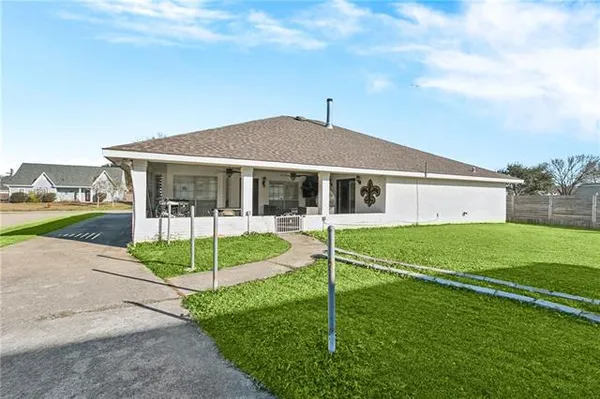 $318,000 | 112 Bedford Street, Laplace, LA 70068