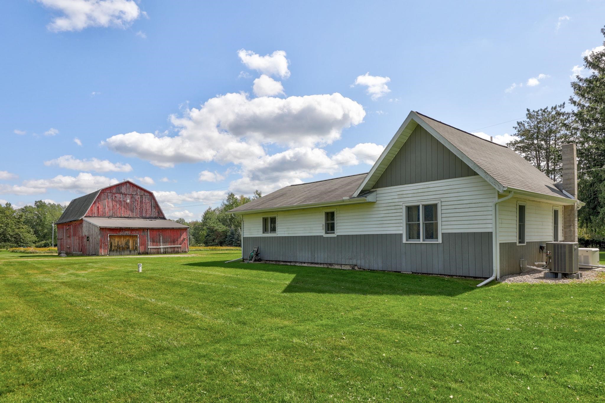 3260 Curry Road Caro, MI 48723 - Photo 3 of 49