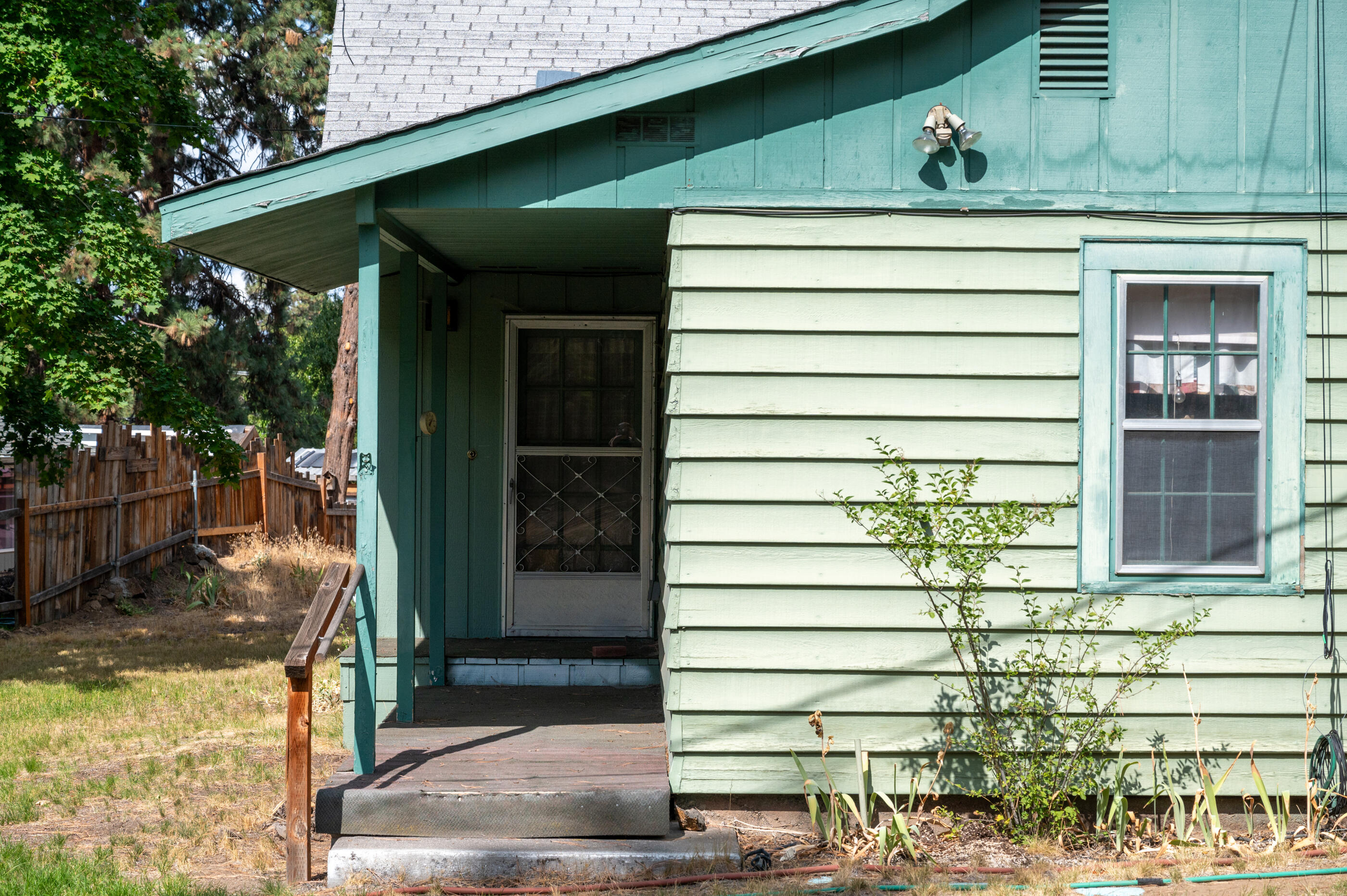 61494 Southwest Blakely Road Bend, OR 97702 - Photo 3 of 51 12_61494-sw-blakely-rd-125