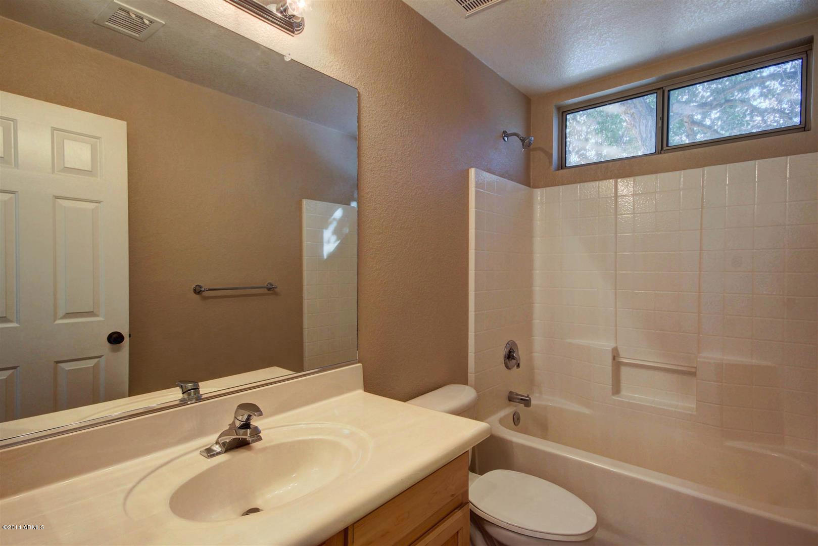 4279 East Walnut Road Gilbert, AZ 85298 - Photo 11 of 34 Guest Bath