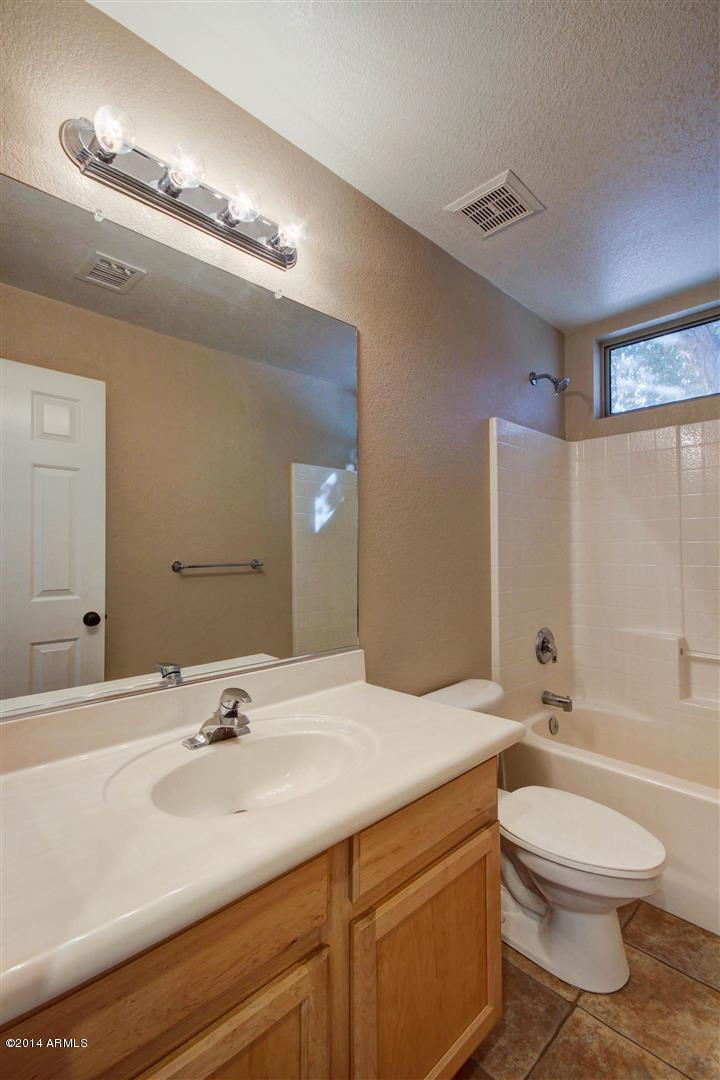 4279 East Walnut Road Gilbert, AZ 85298 - Photo 12 of 34 Guest Bath