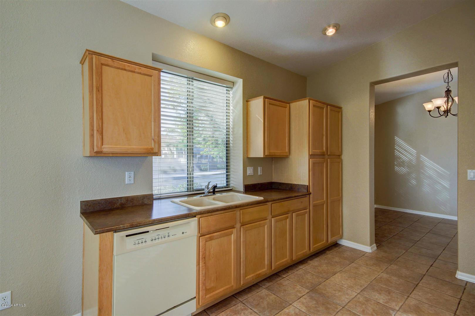 4279 East Walnut Road Gilbert, AZ 85298 - Photo 21 of 34 Kitchen