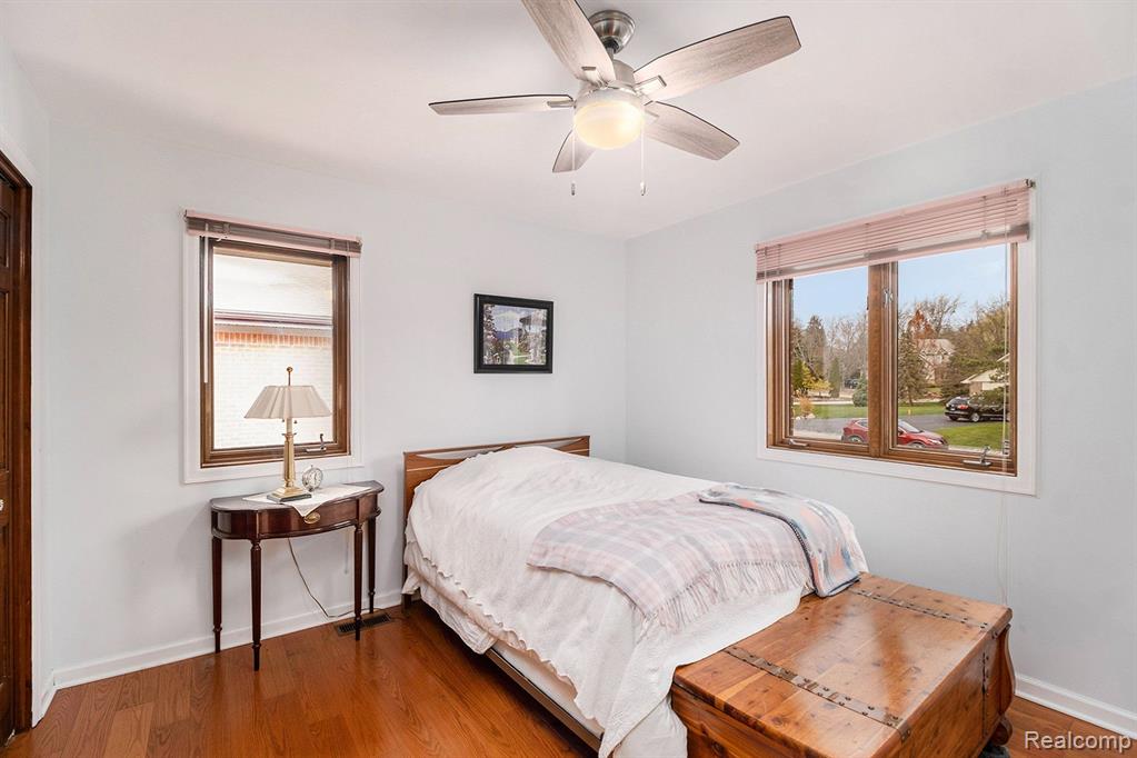 26032 Steele Road Farmington Hills, MI 48331 - Photo 14 of 38