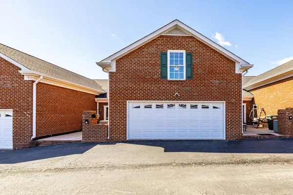 $379,900 | 113 Golf Club Lane, Unit 13, Springfield, TN 37172