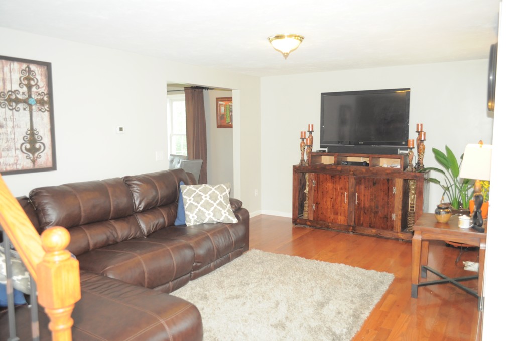 159 Gray Road Templeton, MA 01468 - Photo 8 of 26
