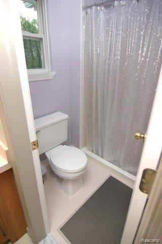 1568 Parke Street Rochester, MI 48307 - Photo 9 of 16 masterbath