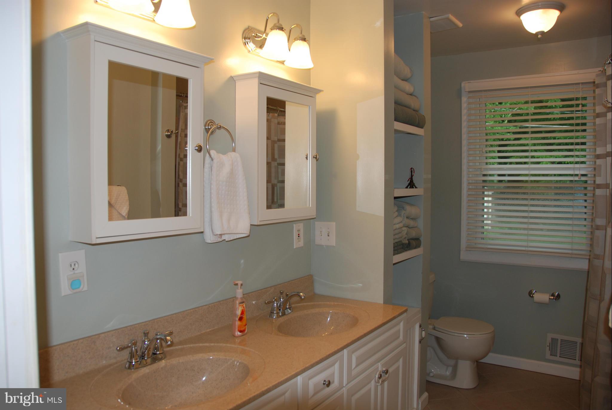 331 Stonewall Road Baltimore, MD 21228 - Photo 18 of 24 Bath