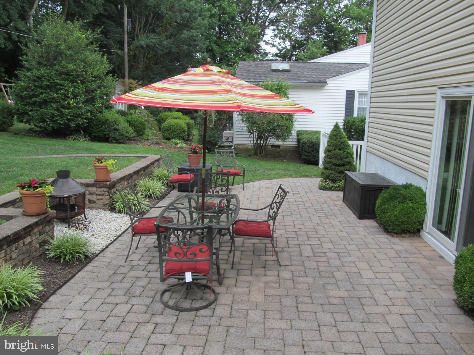 331 Stonewall Road Baltimore, MD 21228 - Photo 6 of 24 Sliders from family room to patio