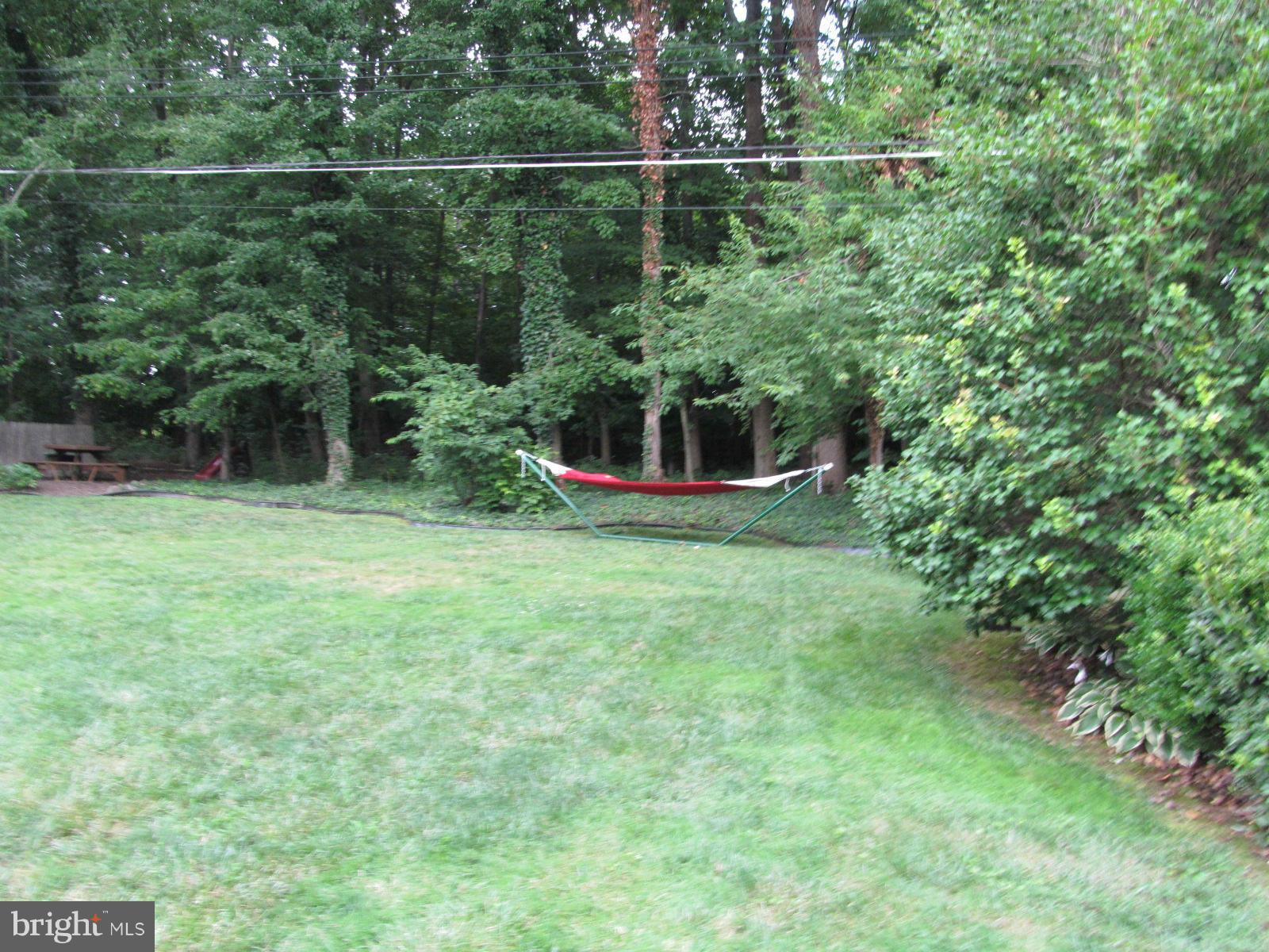 331 Stonewall Road Baltimore, MD 21228 - Photo 7 of 24 Terrific upper level yard