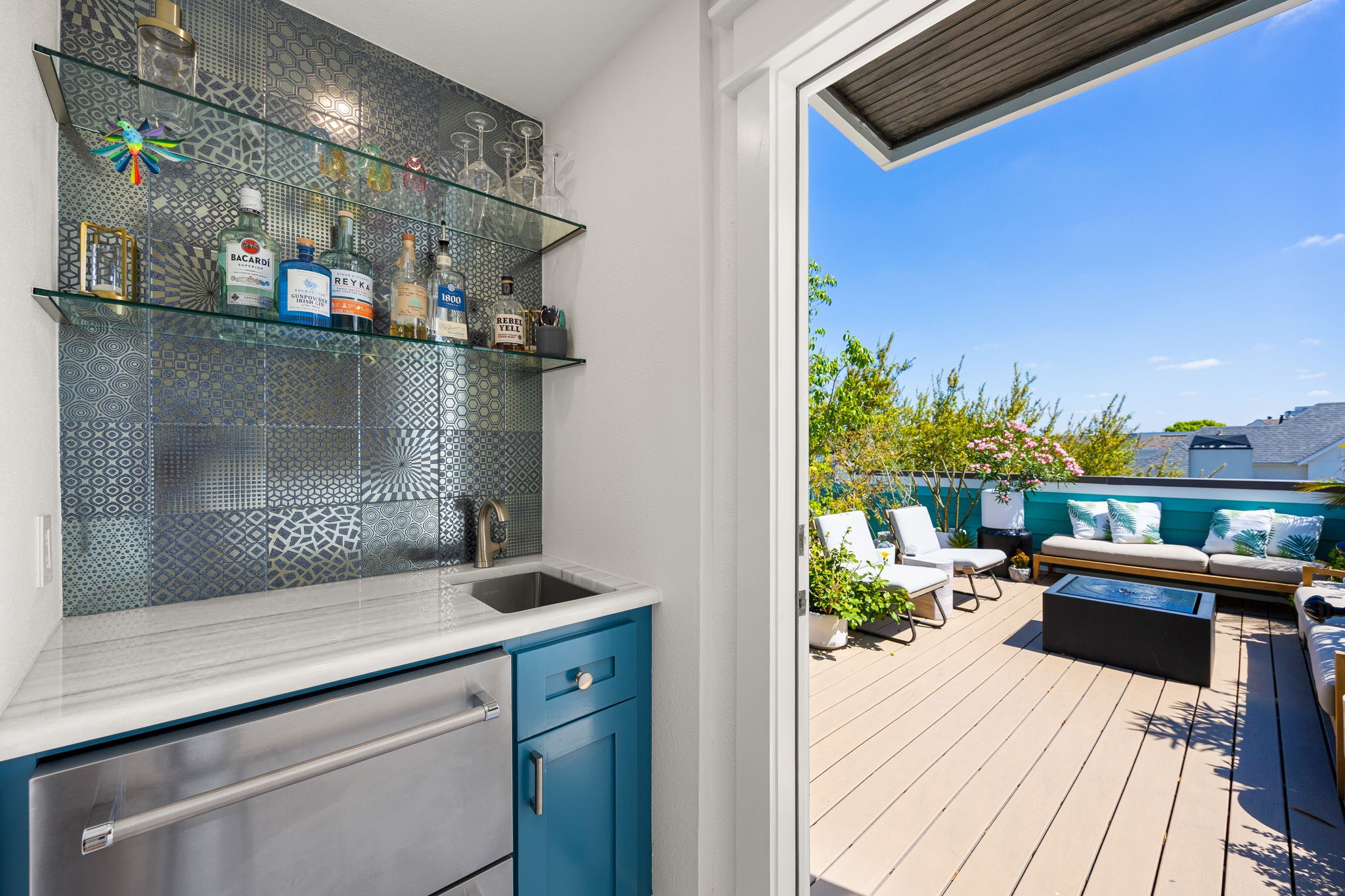 523 Fowler Street Houston, TX 77007 - Photo 28 of 39 a view of a balcony and chairs