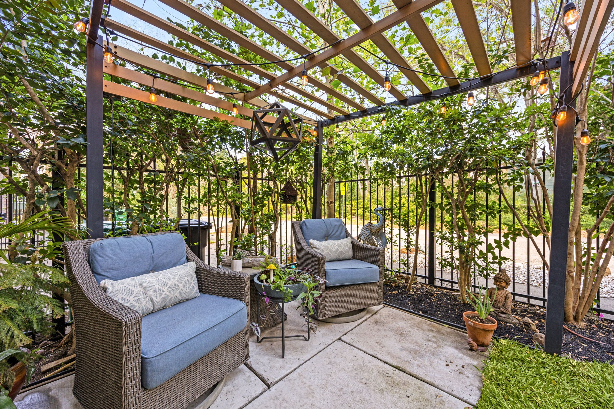 523 Fowler Street Houston, TX 77007 - Photo 3 of 39 a outdoor space with patio lots of furniture