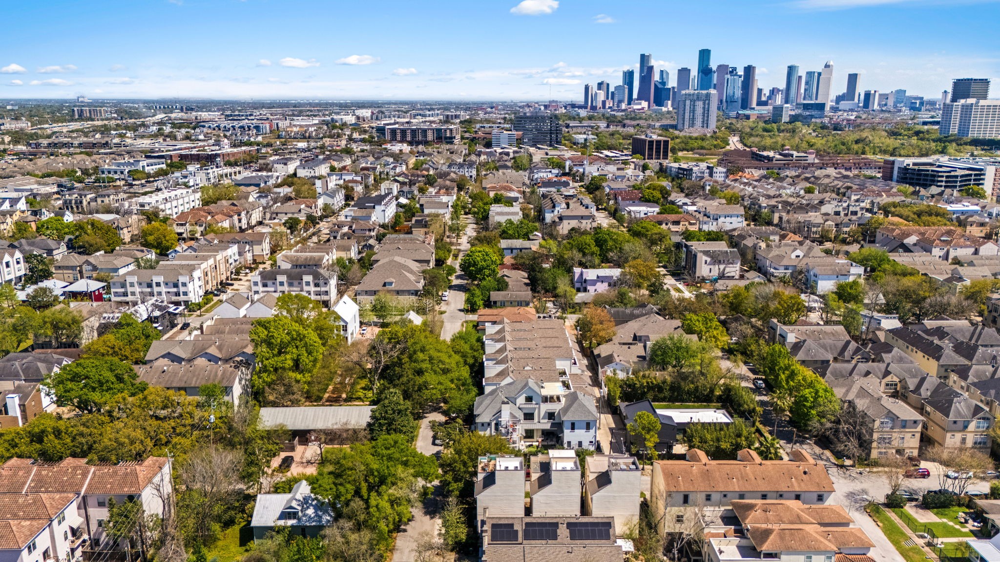 523 Fowler Street Houston, TX 77007 - Photo 35 of 39 an aerial view of a city with lots of residential buildings