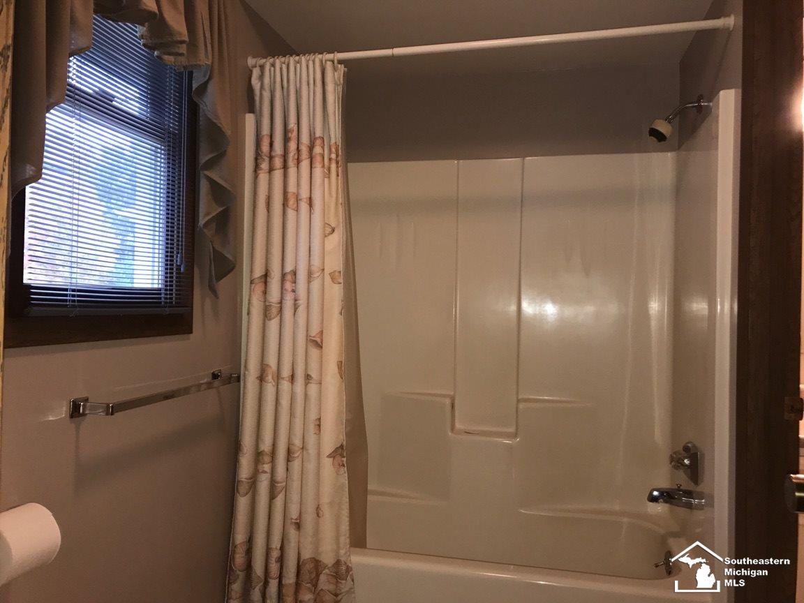9823 Summerfield Road Temperance, MI 48182 - Photo 9 of 26