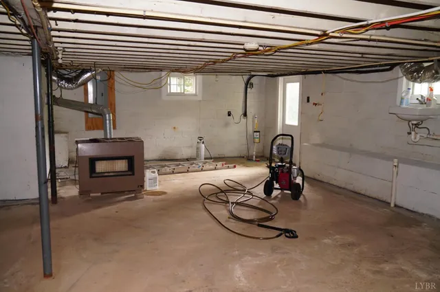 $199,900 | 1243 Lynchburg Avenue, Brookneal, VA 24528