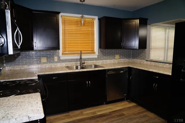 $199,900 | 1243 Lynchburg Avenue, Brookneal, VA 24528