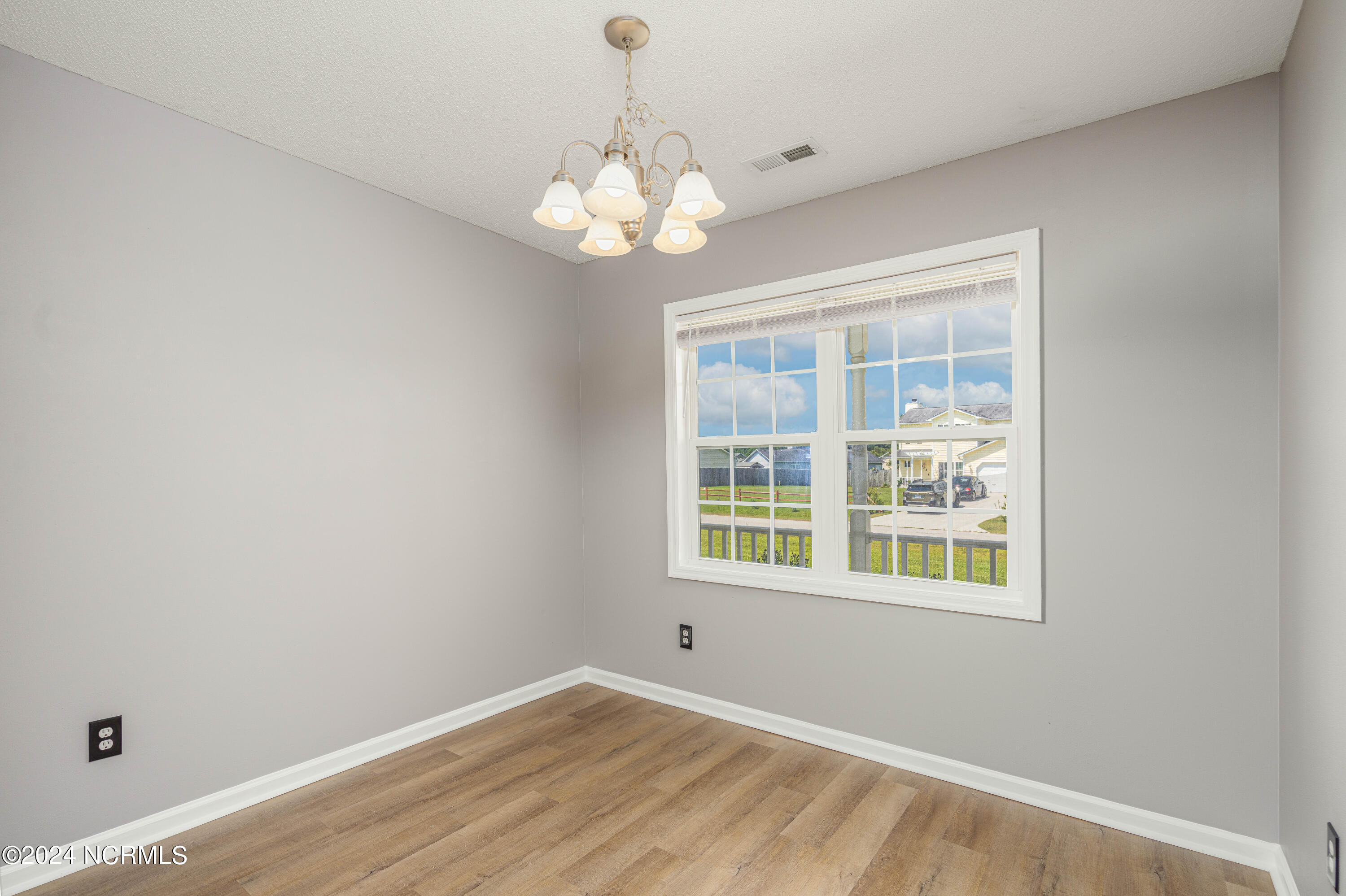 204 Bobwhite Road Hubert, NC 28539 - Photo 8 of 44 204 bobwhite (4 of 45)
