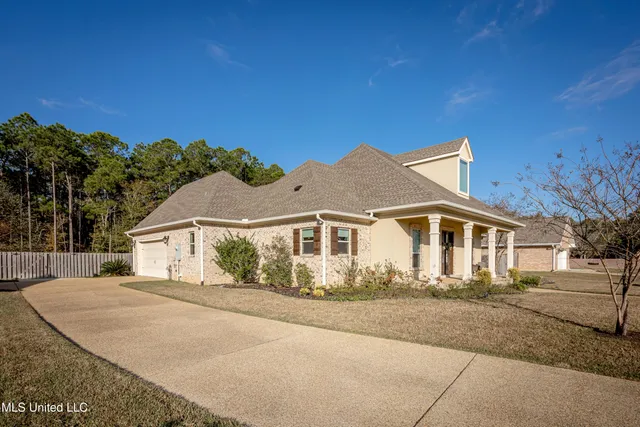 $620,000 | 3509 Oakleigh Circle, Ocean Springs, MS 39564