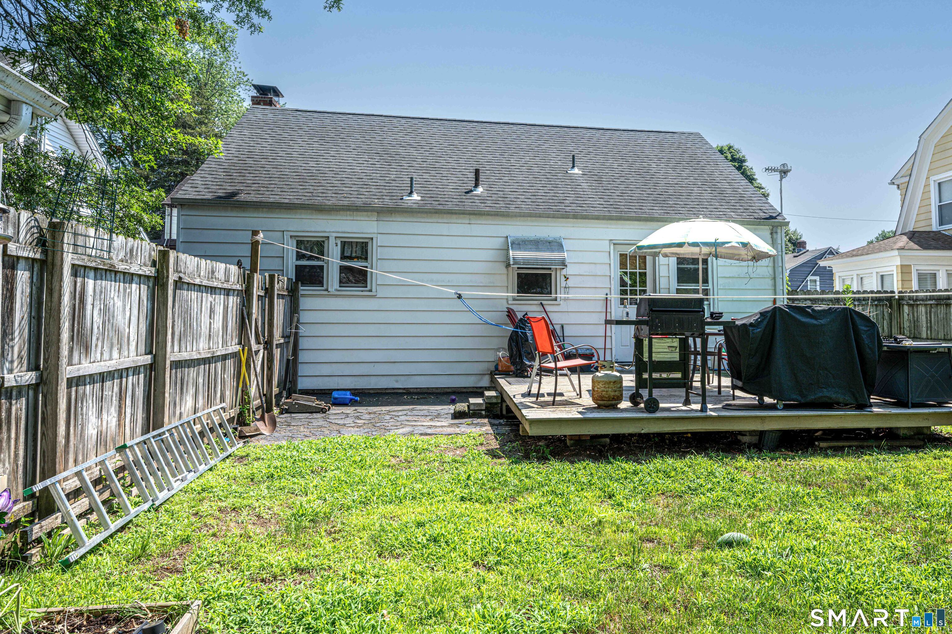 121 4th Street Hamden, CT 06514 - Photo 6 of 28